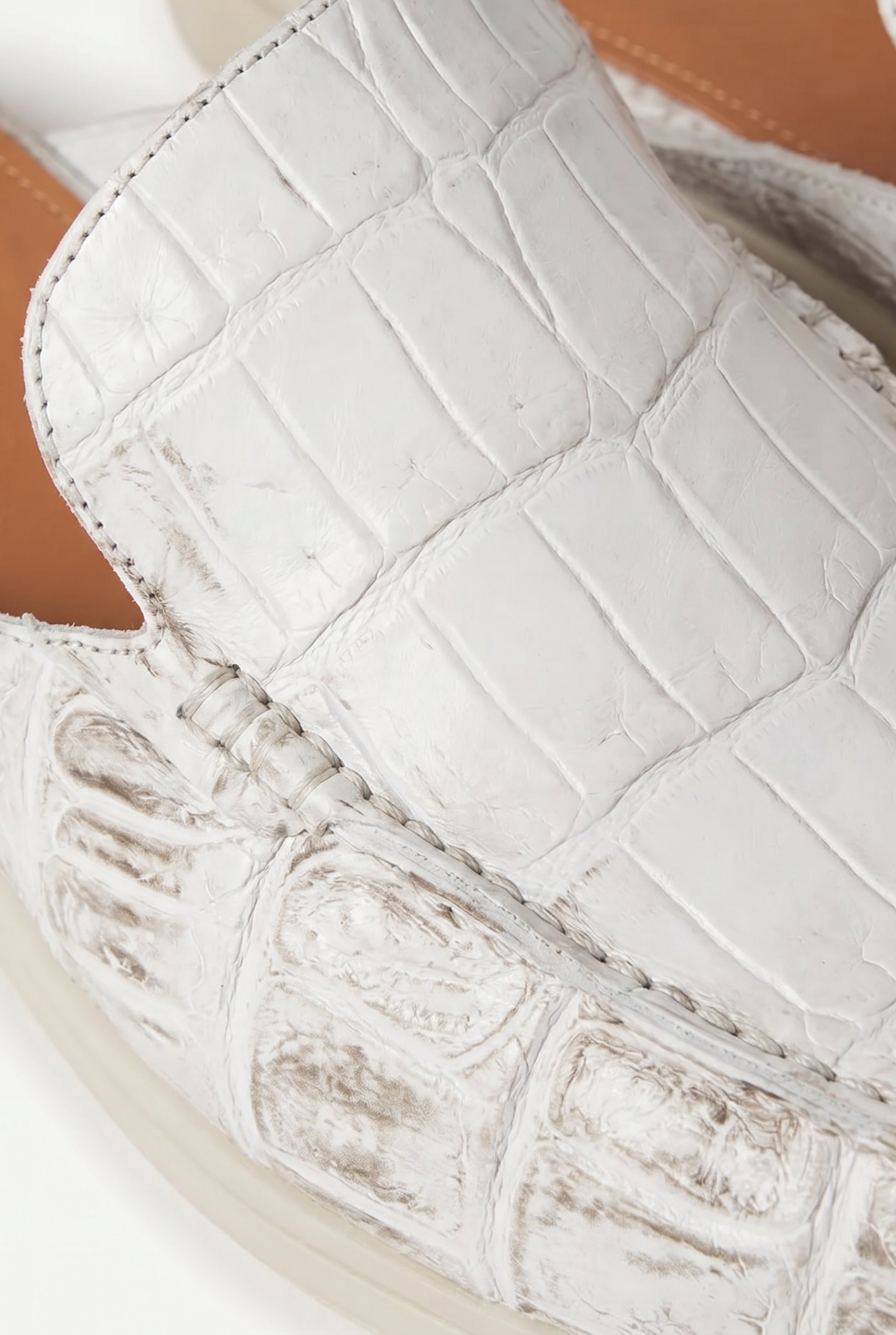 Yacht Mule Nubuck Crocodile White
