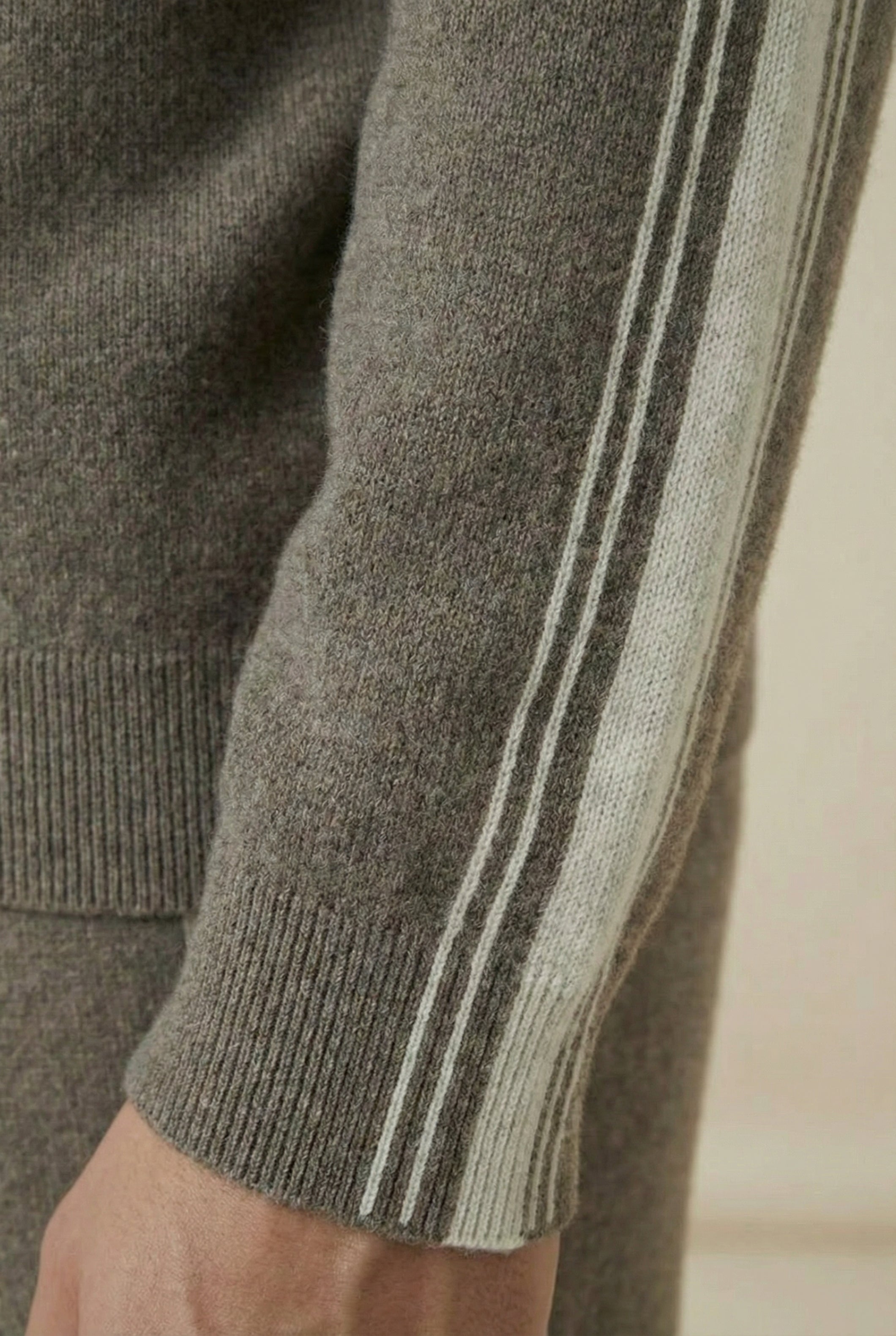 Capri Cashmere Set Taupe