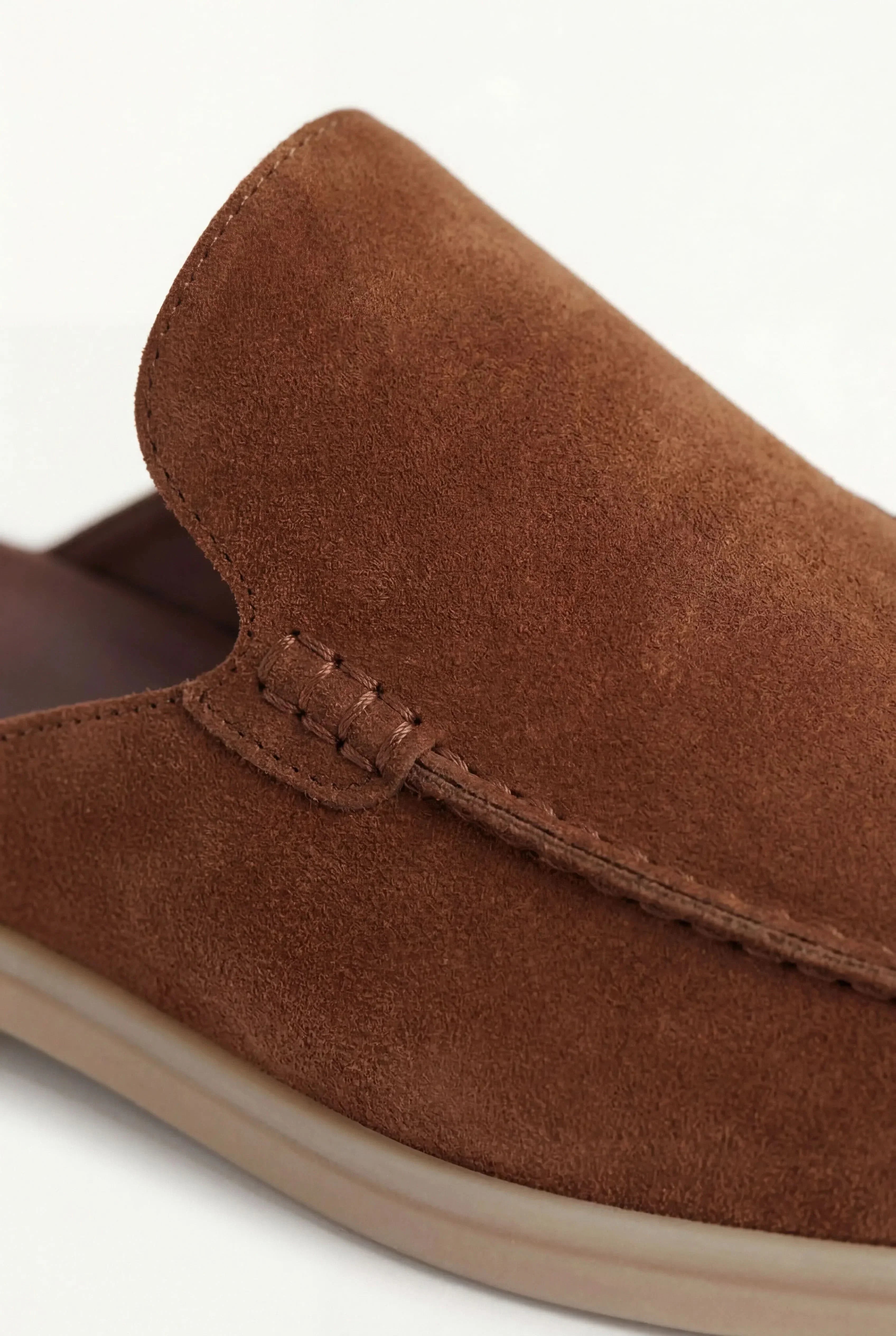 Maroon Yacht Mule