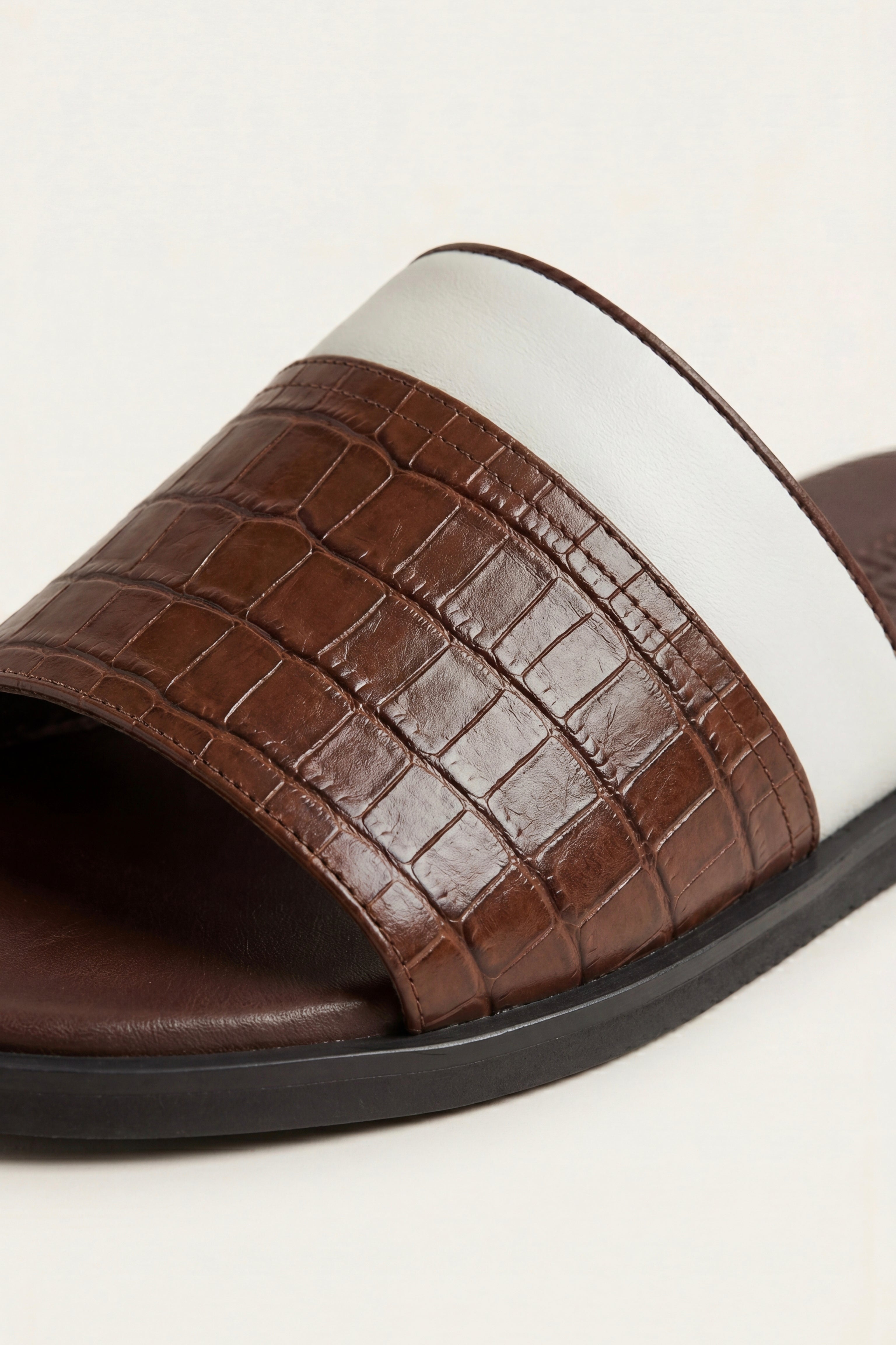 Milano Crocodile Sandal Brown